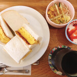 スリーフィッシュコーヒー - 厚焼き玉子サンドセット(¥780)