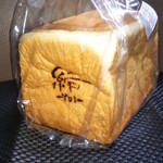 結 - プレミアム食パン（1.5斤） 900円