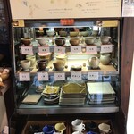 うつわcafeと手作り雑貨の店 ゆう - カップを選びます