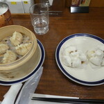 皇上皇 - ふかひれ餃子・角煮まん