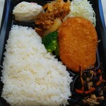 デニーズ - 牛カルビ＆コロッケ弁当￥650税込み(R2.6.20撮影)