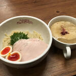 貝出汁戦隊 シェルラーマン 関大前店 - 牡蠣つけピンク+味玉