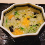 鮨 さえ喜 - 【呼子の剣先イカそうめん】
      ～余市の赤ウニを混ぜ混ぜして～