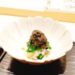 鮨 さえ喜 - 【イタヤ貝】～真珠貝に盛られ キャビア添え～