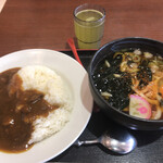 道ナカ食堂 - 朝カレー　400円　　かけうどん　300円　生たまご　60円