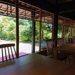 洋食 つばき - 落ち着いた佇まい