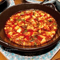 華都飯店 OsakaMetro本町ビル店 - 四川麻婆豆腐 四川豆板醤の麻婆豆腐