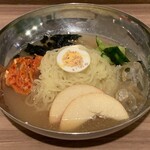 韓味処 CHIBO - 冷麺、900円(税別)