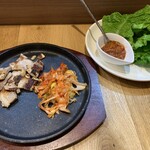 韓味処 CHIBO - サムギョプサル、850円(税別)