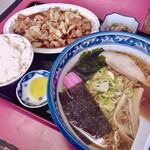 ラーメン亭 とん吉 - ラーメン・ホルモン焼き定食