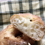 DONQ - いちじくとクリームチーズ ¥260+税