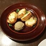 パラッツォ サン グスト -   地鶏白レバーペーストのクロスティーニ