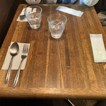 さふらん - 2020年6月。スプーンとフォークも年期が入っております。