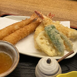 天ぷら 串割烹 なかなか 室屋 - 海老フライと海老の天ぷらの２種類楽しめます