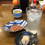 竹山食堂 - レモンサワー(濃いめ)＋お通し＋イカの塩辛