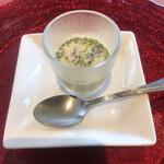 terowa-rukawabata - ムニュ・デジュネ６０５０円。アワビの冷製スープ・オ・ピストー。アワビと肝のみじん切りが入っていて、磯の香りが楽しめます（╹◡╹）