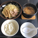 麺・酒処 いっちょまえ - 石焼魚介しょうゆつけ麺