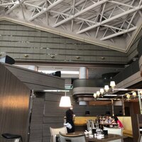 Lounge & Dining G - 高い天井