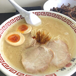 双喜紋 - 見た目からそそられるd(^_^o)
      ニンニク・辛味アリアリのネギ抜き超コッテリ仕様