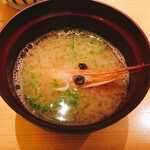 大喜寿し - 〆にほっとする美味しさ　海老頭のお味噌汁