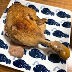 NOURA - ②マダムビュルゴーのシャラン鴨　腿肉のコンフィ１本 2500円
