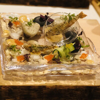 クレアバックス - 滋賀県琵琶湖産　稚鮎のフリット　ミジョンコ塗し揚げ　気仙沼のトビッコ　カラスミとレモンのソース