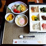 すいてんかく - 蓋を開けると9種のおかず(ﾟдﾟ)！