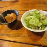 東新宿DININGBAR海豚 - 小鉢+サラダ