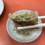 中華料理 太閤 - 【2020.6.4】餡は野菜多めでニンニクをバッチリ効かせたやつ。