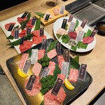 YAKINIKU A FIVE 徳 - 