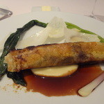 オーグードゥジュール メルヴェイユ - 牛肉の赤ワイン煮込みのパートプリック包みポルトソース