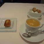 オーグードゥジュール メルヴェイユ - エスプレッソ、自家製のフィナンシェ