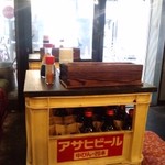 Tontokoton - テーブルはビールケース