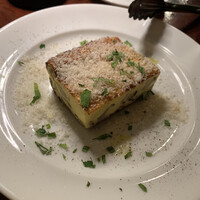 カルネジーオ イースト - 