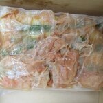 ALTER EGO - 北海道ジェットファームから届いたグリーンアスパラガスを詰めた焼きたてフォカッチャと切りたてペルシュウ