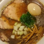 らぁめんや やしげる - 焦がし煮干しラーメン