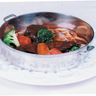 [Leading the Western Cuisine boom in Japan] Beef stew and royal pudding