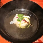 銀座 しのはら - 毛ガニの真薯と白キクラゲ、ハマボウフウのお椀