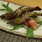 千載一遇 - ⑦桧木内産若鮎･茗荷甘酢漬、蓼葉