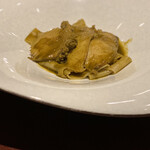 イル アオヤマ - 幅広パスタ　鮑の肝ソース