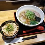 ラーメン巌哲 - 肉塩＋豚マヨ丼