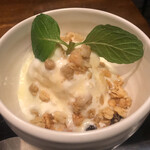 豚小家 - 201806  フルグラヨーグルトアイス