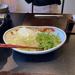 徳山鮓 - たっぷりの白ネギと三ツ葉！！熊肉と一緒にたくさんいただきます♡