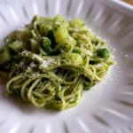 「バジリコのパスタ」。とても鮮やかなバジル色でとてもキレイ。お味もなかなか。