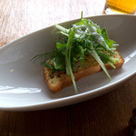 前菜の「野菜のケーキ」。とても面白いっ！ 塩味のケーキ。