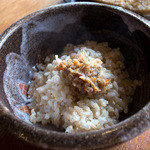 グランパ   - ご飯は玄米にお味噌が添えられたもの。うーん。美味しい。