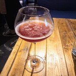 ビストロ オール - クラフトビール2杯目は、ノルウェー・リンドハイム醸造所のサワーエール「MARKENS GRODE」800円