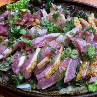 ★Popular menu item ``Red chicken sashimi (tataki)'' goes great with alcohol♪