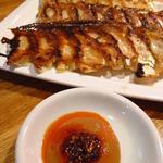 餃子専門店 古屋 - 神戸餃子は味噌ダレ