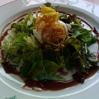 ミクニ ヨコハマ - 大山地鶏のガレット、うーんなんだかなあ、、、